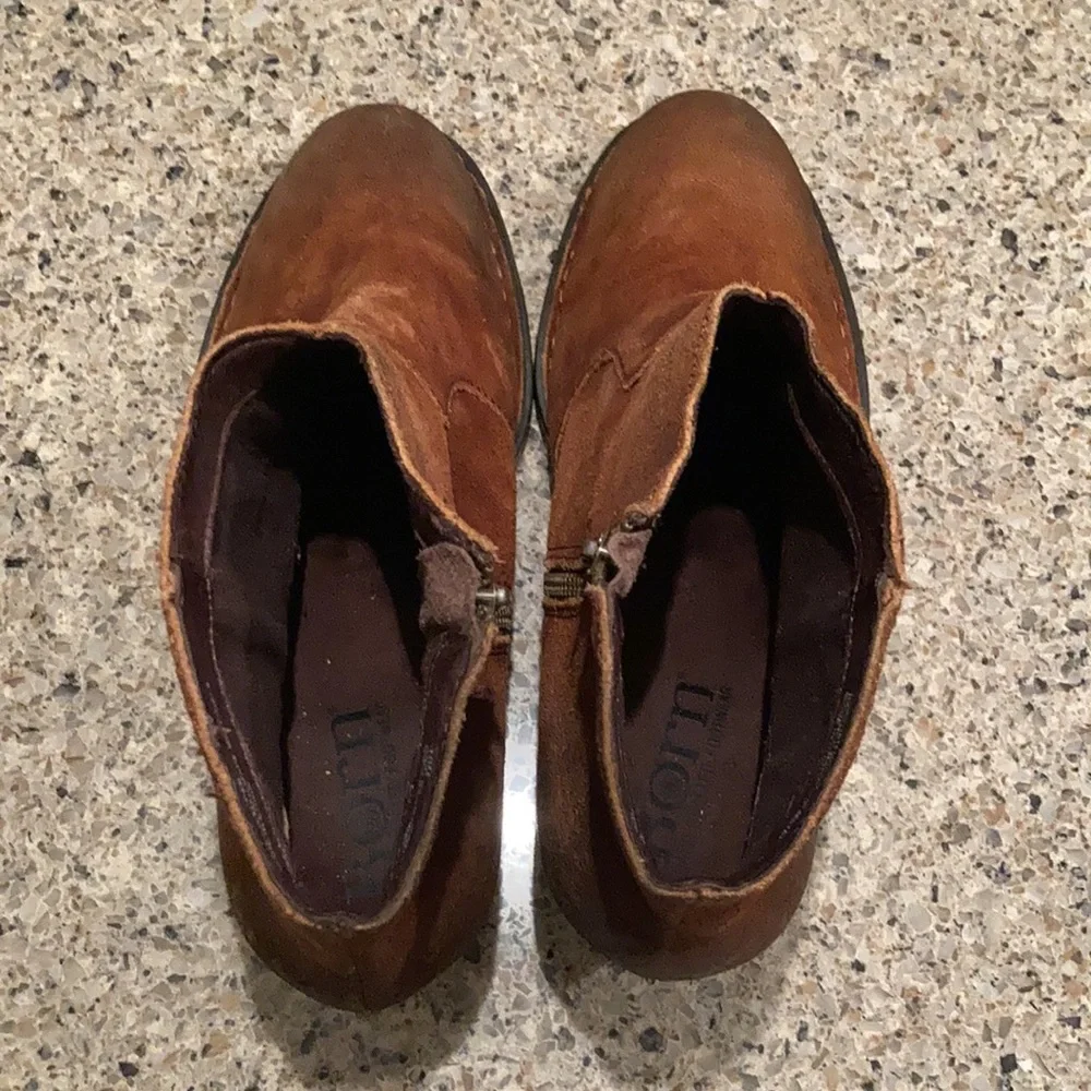 Size 10 Women’s Born Ankle Zip Booties - Picture 10 of 13
